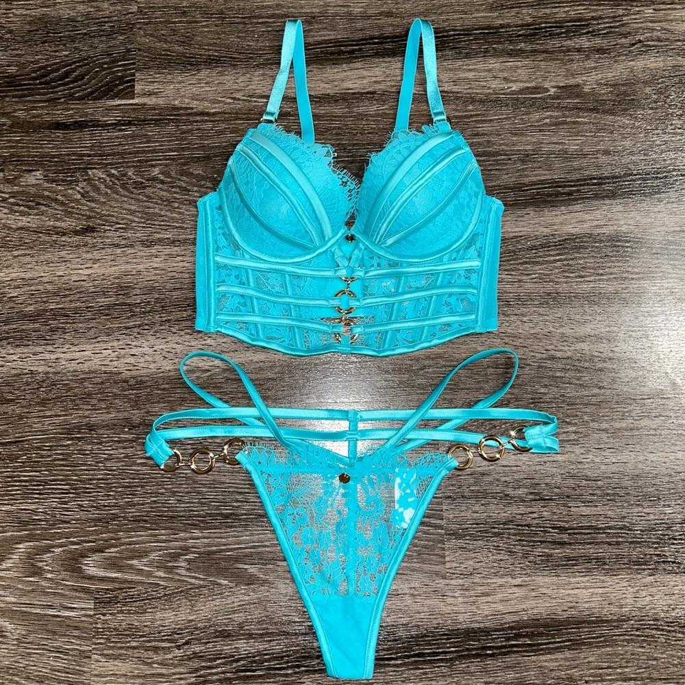 “Bras N Things” aqua blue lace bra and thong set